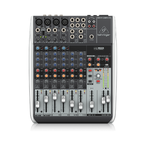 Controlador de Superfície DAW Behringer X-Touch com faders motorizados e botões iluminados