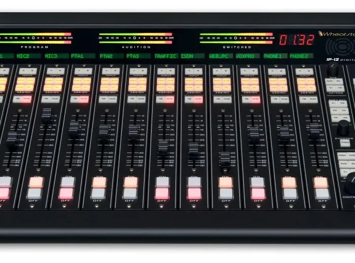 Wheatstone IP12, Console de Áudio IP de 12 canais com Blade console